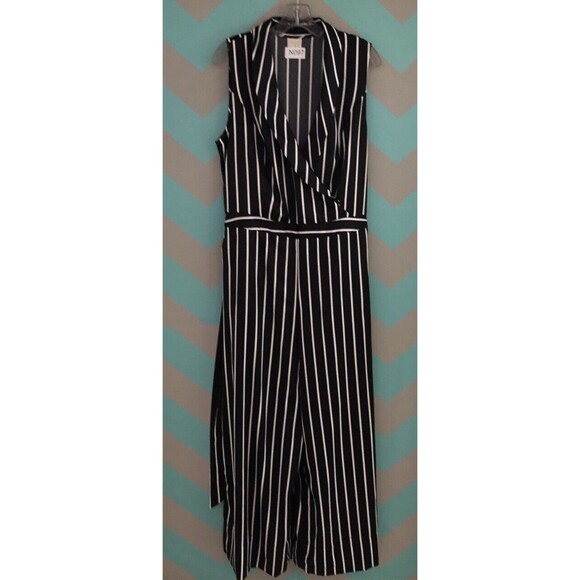 a new day Women’s XXL pinstriped Romper Jumpsuit belt black white 304 - Picture 2 of 12